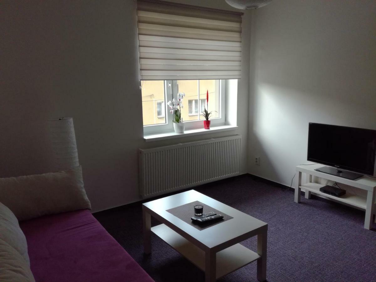 Apartman Prefa Benesov nad Ploucnici Exterior photo